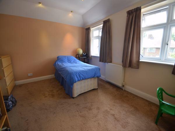 Worcester Crescent, Mill Hill